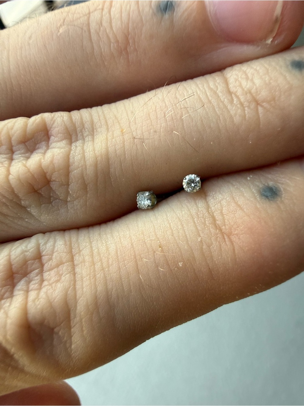 2x Implant Grade Titanium 18g 7/32” Threadless Labret Posts 2mm Cubic Zirconia